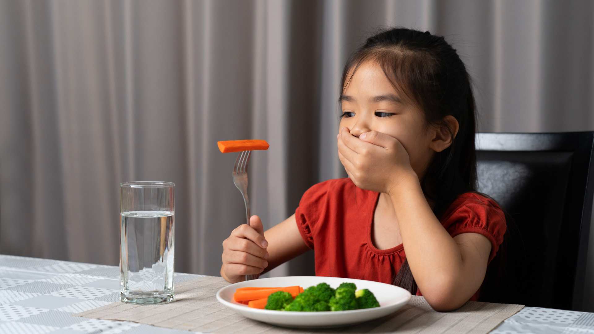 Picky Eaters With Autism: 5 Helpful Strategies To Improve Mealtime